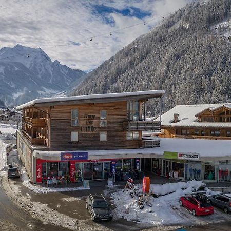 Ferienwohnungen Haus Der Mitte Mayrhofen Exterior foto