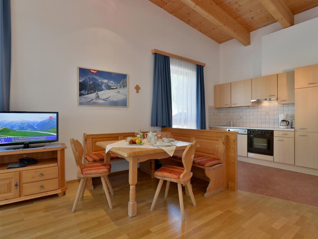 Ferienwohnungen Haus Der Mitte Mayrhofen Cameră foto